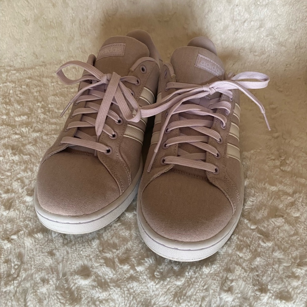 Adidas Women's lavender Sneakers W10.5 - Picture 4 of 9